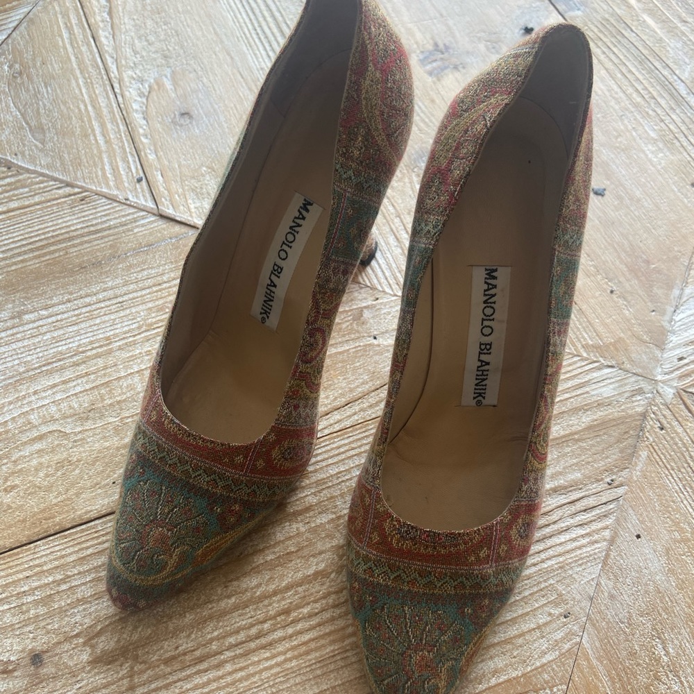 Perfect condition paisley manolo blahnik heels
